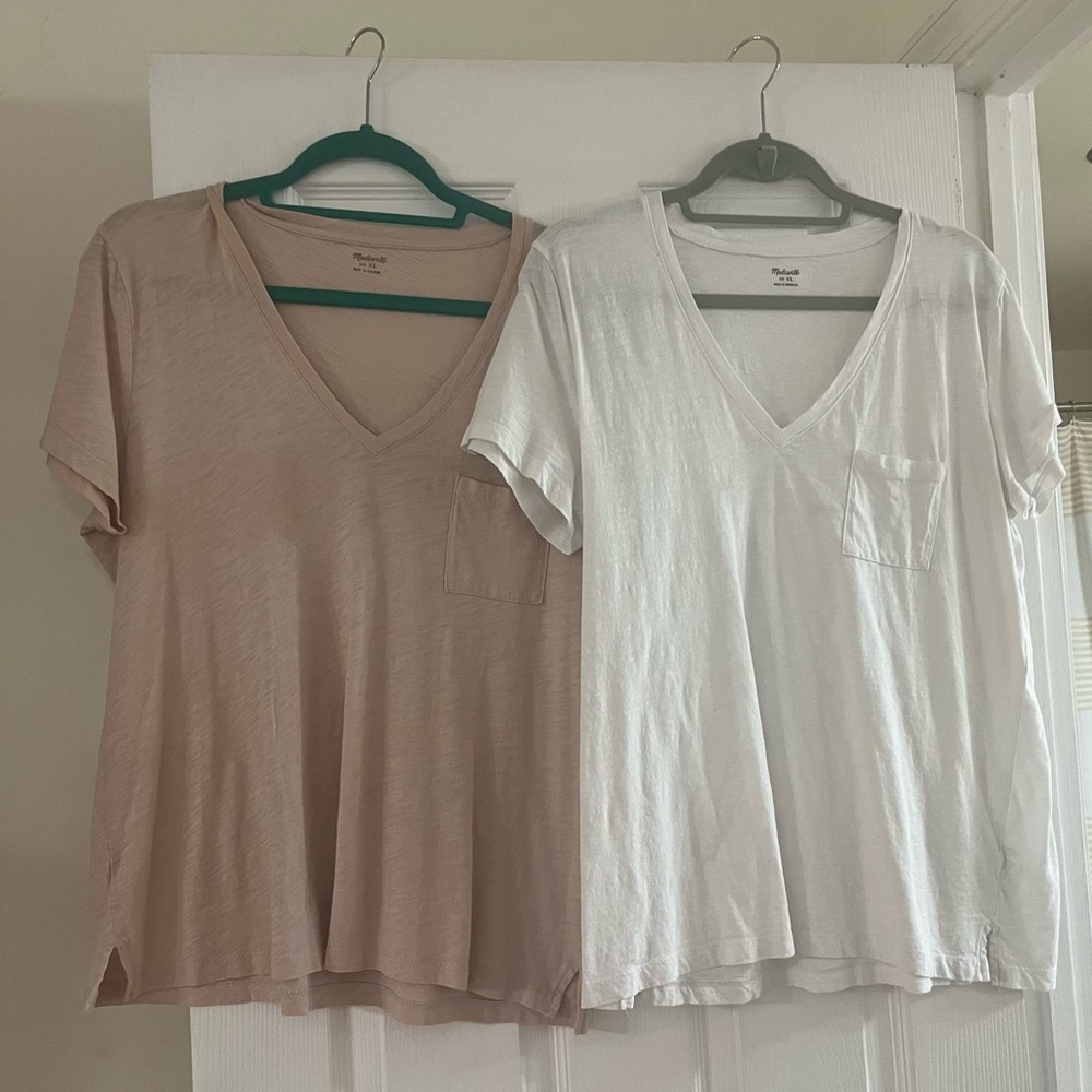 Madewell Women's V-Neck Tops - White and Light Pink